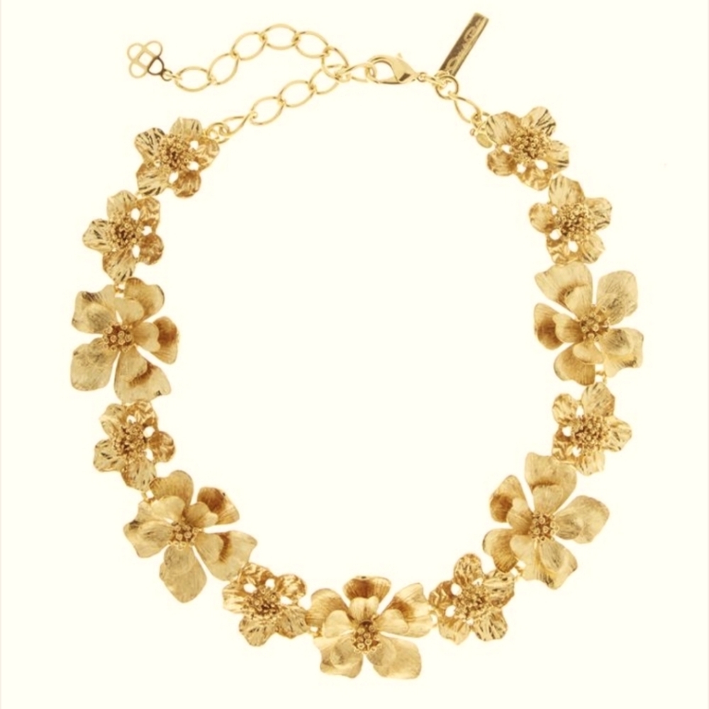Classic Oscar de la Renta Flower necklace